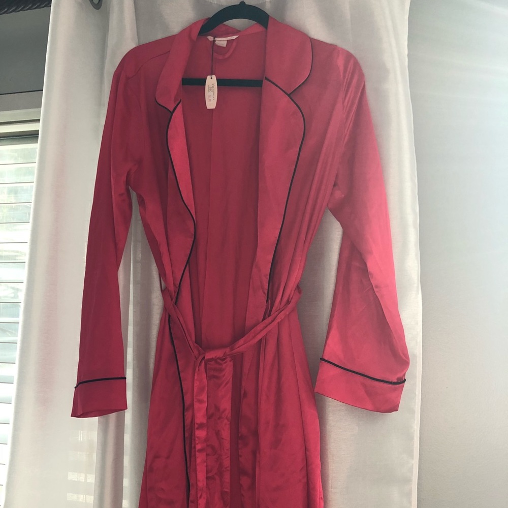 NWT Victoria’s Secret Silk Robe